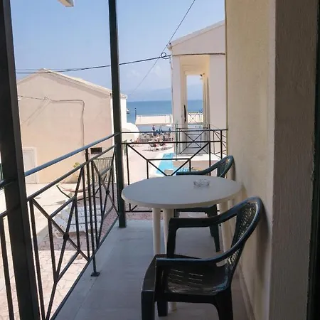 Stavros Hotel *